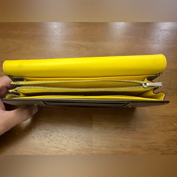 Celine large flap multifunction wallet in grained leather - Picture 9 of 11